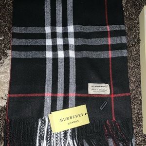 CLEAR OUT SALE🔥Burberry Cashmere Scarf